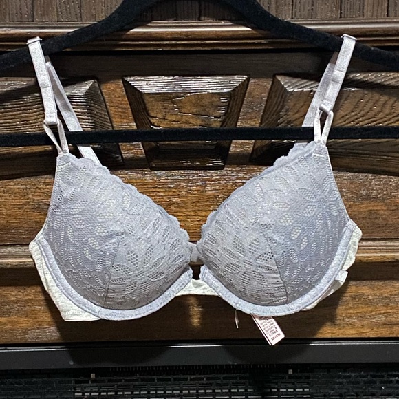 VICTORIA'S SECRET
Sexy Tee Cotton Eyelet Push-Up Bra - Picture 8 of 8